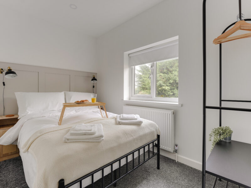 10 Minutes to Universal | Contractor friendly 3BDR Home | Off-Street Parking for Vans | Sleeps up to 9