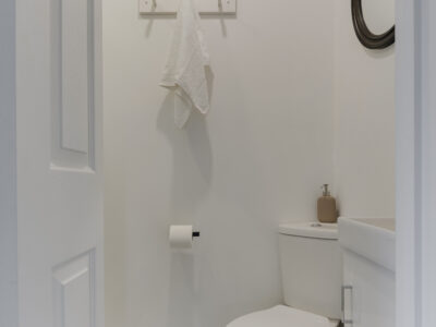 10 Minutes to Universal | Contractor friendly 3BDR Home | Off-Street Parking for Vans | Sleeps up to 9