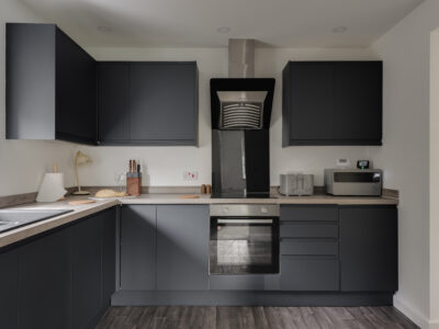 10 Minutes to Universal | Contractor friendly 3BDR Home | Off-Street Parking for Vans | Sleeps up to 9