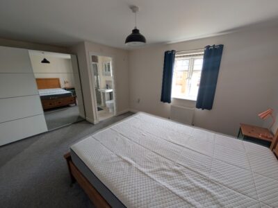 4 bedroom link-detached house for rent