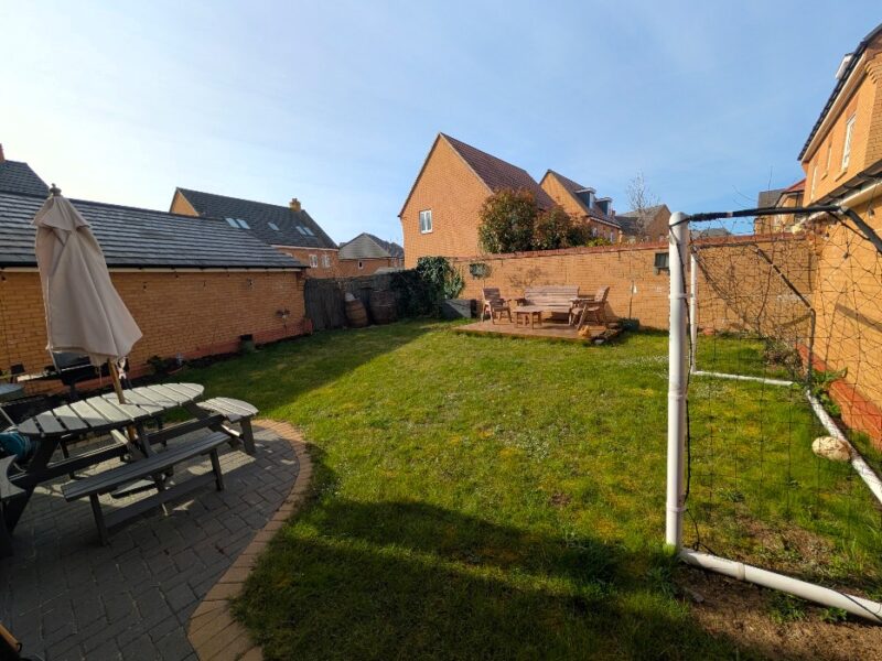 4 bedroom link-detached house for rent